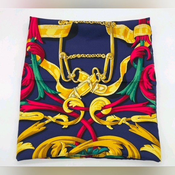 Authentic Hermes Carré 90 LE MORS A LA CONETABLE Navy Silk Scarf W/Box - Picture 13 of 16